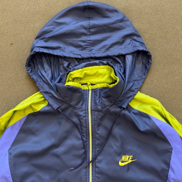 Vintage Nike Windbreaker - Picture 2 of 16